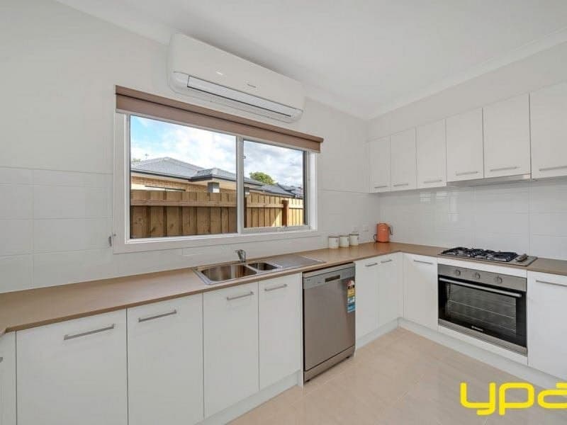 12 Caliche Place CRANBOURNE EAST VIC, Cranbourne East - Thumbnail 5
