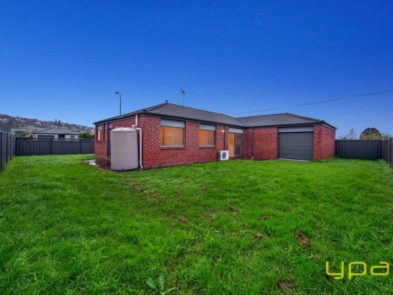 45 Syme Road, PAKENHAM, Pakenham - Thumbnail 2