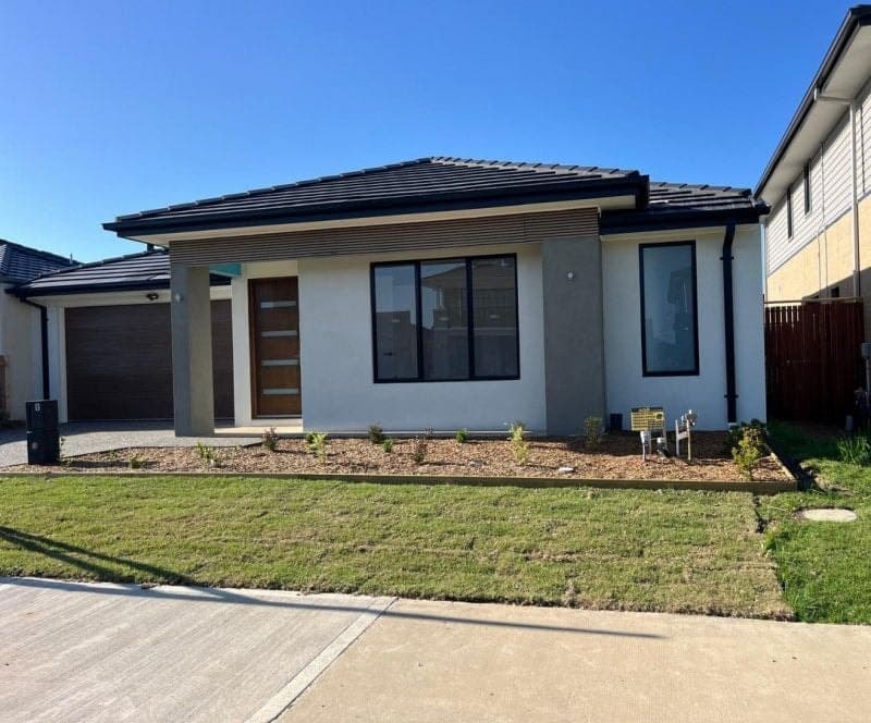 8 Homely Avenue, Clyde North, Clyde North - Image 1