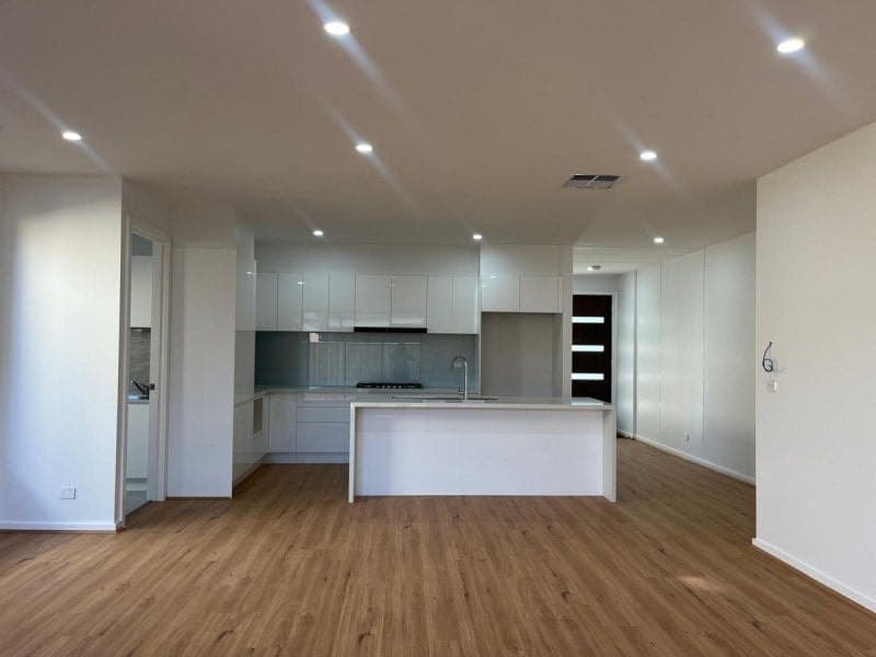 8 Homely Avenue, Clyde North, Clyde North - Thumbnail 3