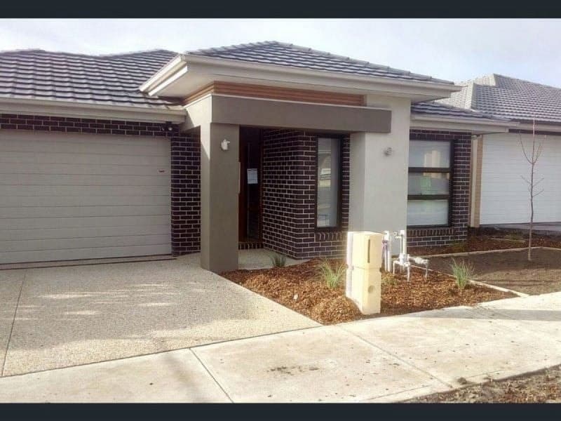 11 Otto Street CRANBOURNE EAST VIC, Cranbourne East - Image 1