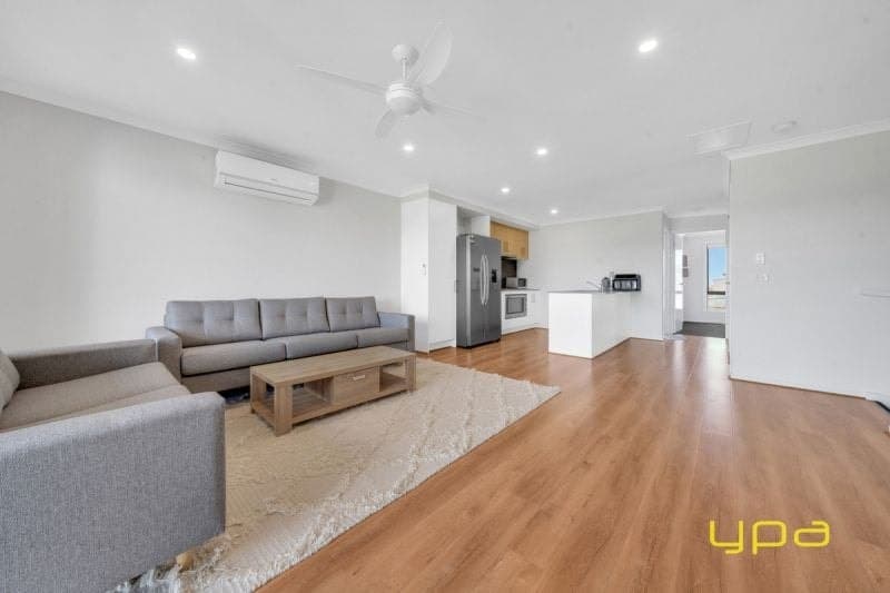 16 Mahara Walk, Cranbourne West, Cranbourne West - Thumbnail 4