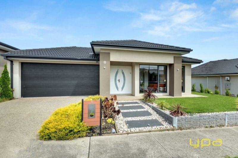 8 Verdant Drive, Clyde North, Clyde North - Image 1