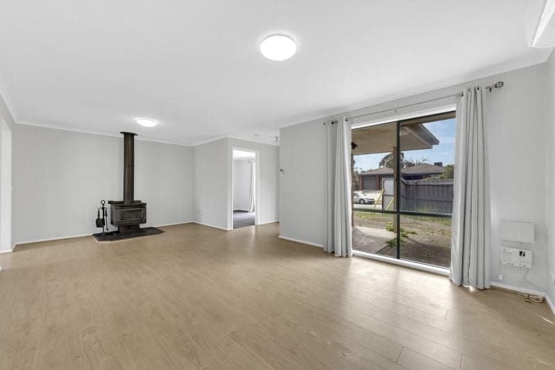 52 Willora Crescent, Cranbourne West, Cranbourne West - Thumbnail 3