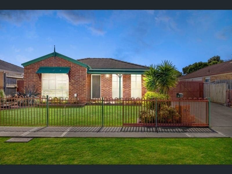 7 Friendship Close, Cranbourne West, Cranbourne West - Image 1
