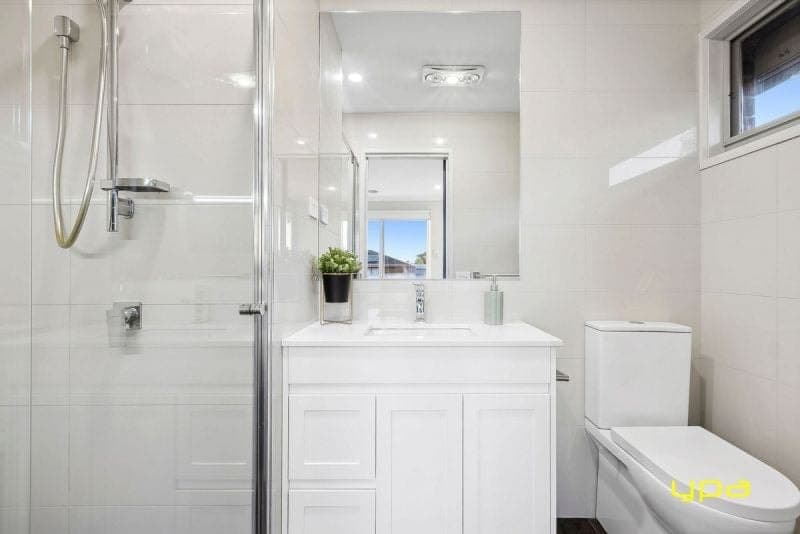 5 Brentwood Drive Cranbourne North VIC, Cranbourne North - Thumbnail 8