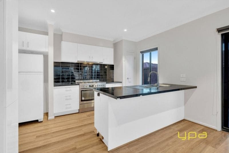14 Romulus Crescent, Cranbourne West, Cranbourne West - Thumbnail 6