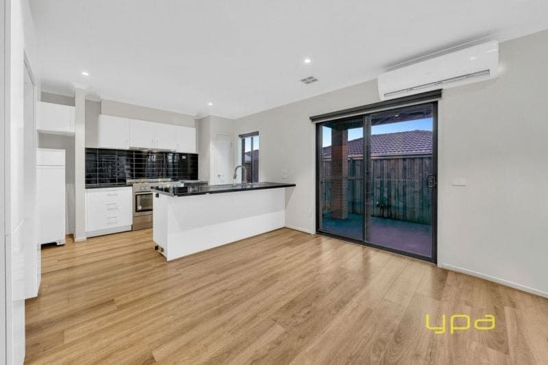14 Romulus Crescent, Cranbourne West, Cranbourne West - Thumbnail 7