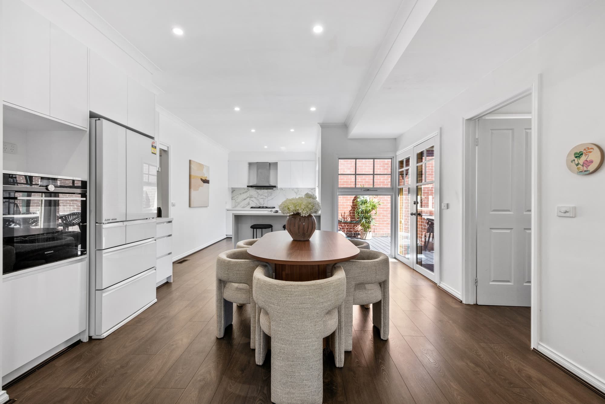 1 Hannaslea Street, Box Hill - Thumbnail 5