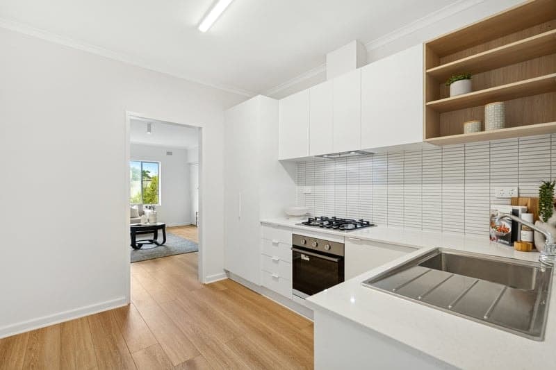 13/33 Beach Road, Brighton - Thumbnail 2