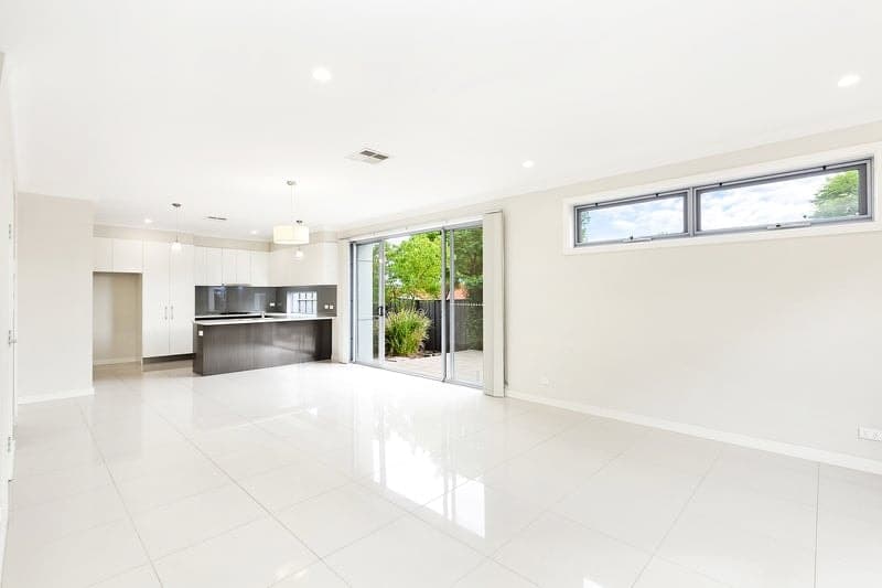 2E Waratah Square, Seacombe Gardens - Thumbnail 3