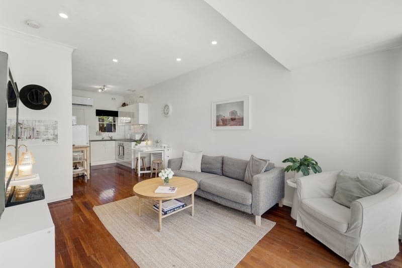 2/11 Glengyle Terrace, Glandore - Thumbnail 2