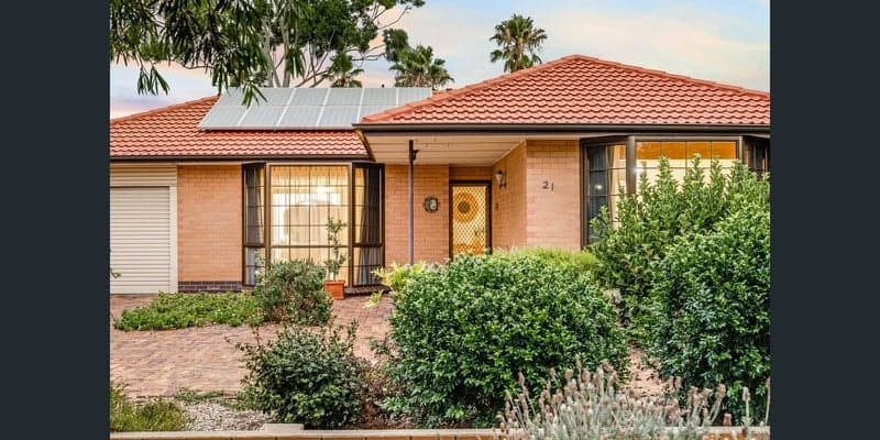 21 Broadway, South Brighton - Image 1