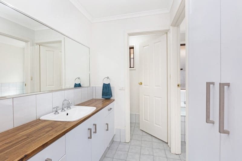 2 Scott Court, Woodcroft - Thumbnail 7