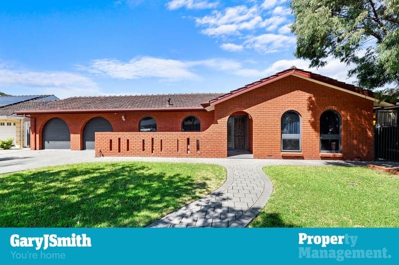 9 Nolan Place, West Lakes Shore - Image 1