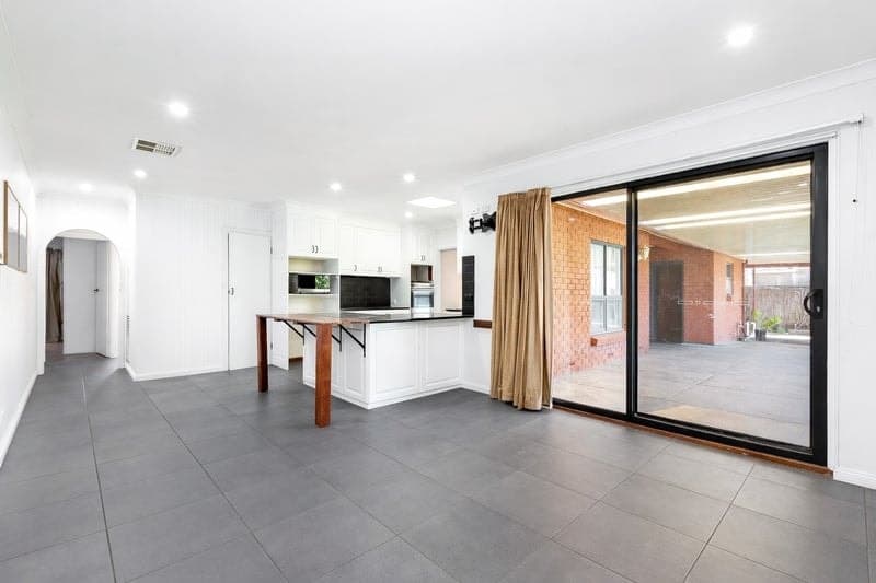 9 Nolan Place, West Lakes Shore - Thumbnail 4