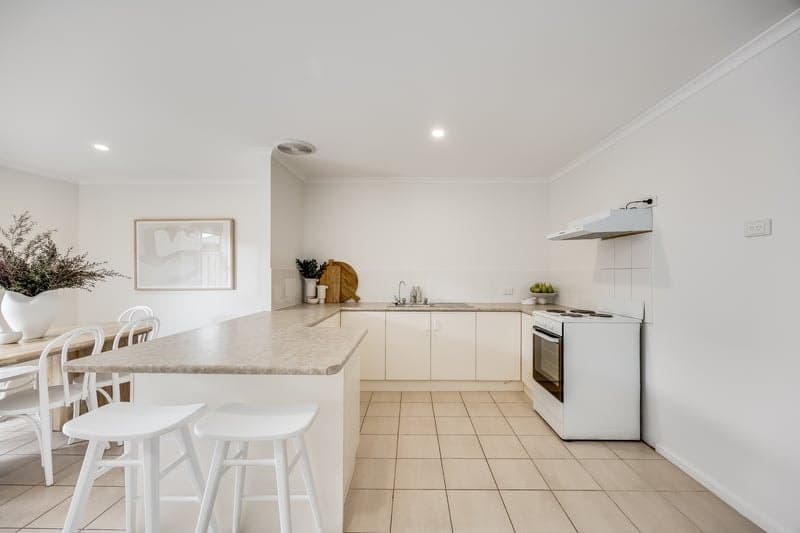 2/15 Arnold Drive, Mitchell Park - Thumbnail 4