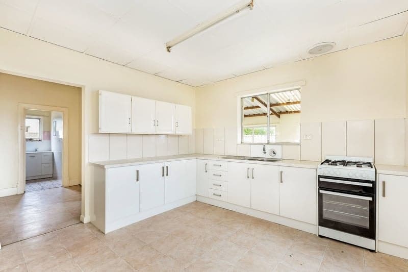 1 Lincoln Avenue, Plympton - Thumbnail 3