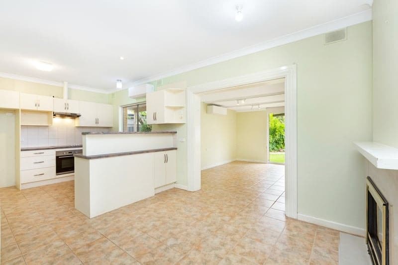24 St Andrews Crescent, Novar Gardens - Thumbnail 3