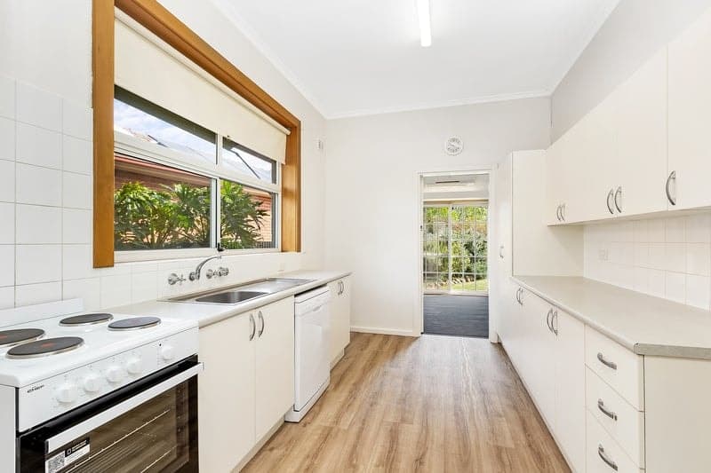 29 Cecelia Street, Hove - Thumbnail 2