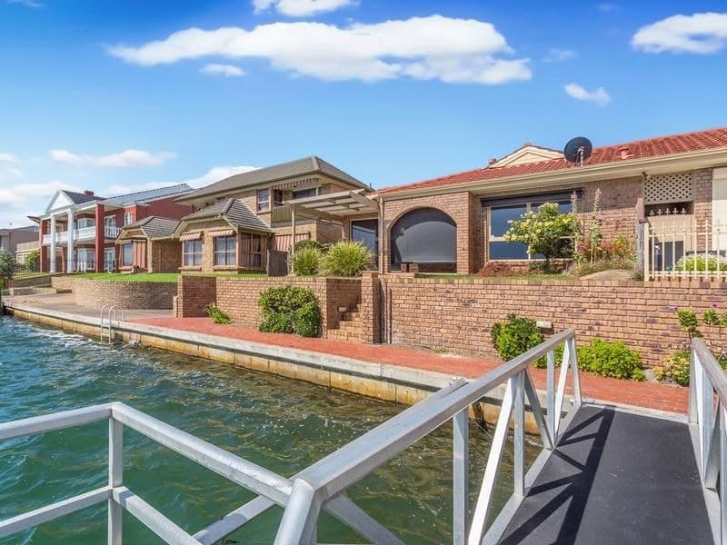 13/68 Martin Court, West Lakes - Image 1