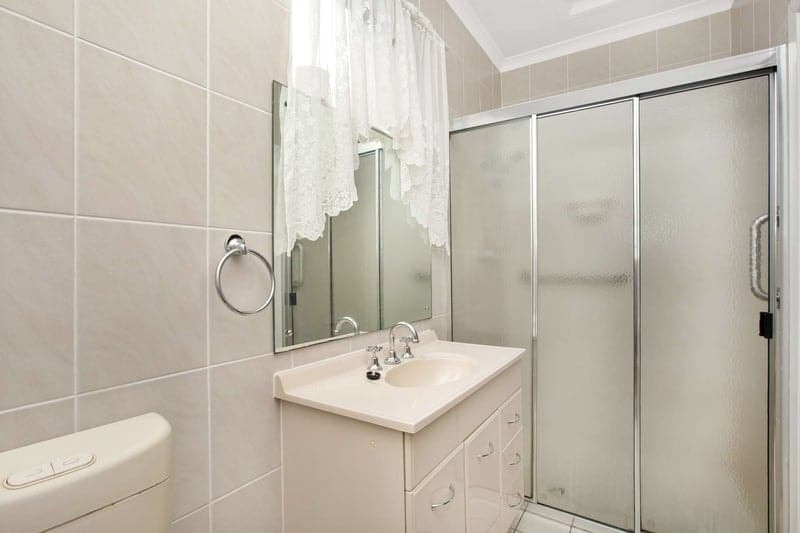 8 Somerset Avenue, Hilton - Thumbnail 6