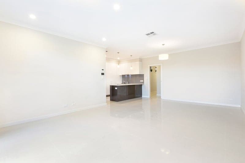 2C Waratah Square, Seacombe Gardens - Thumbnail 4