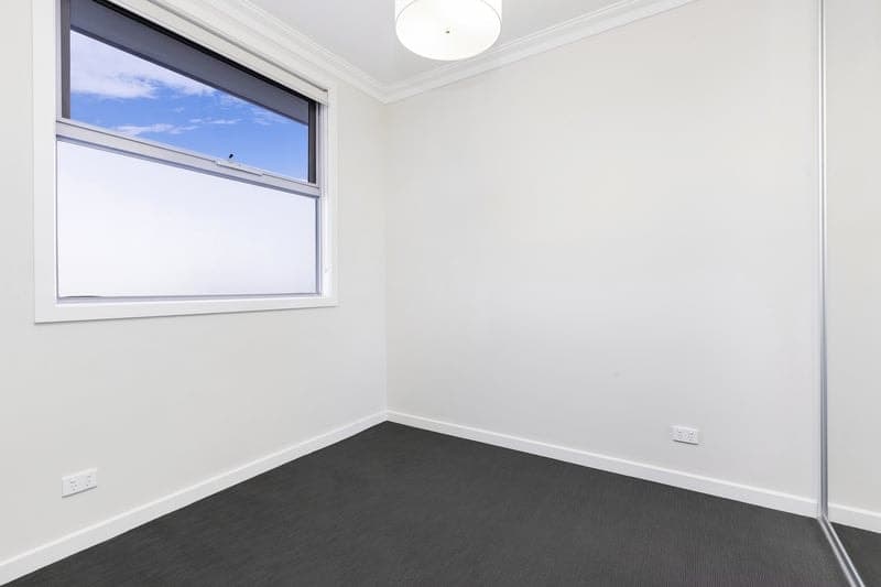 2C Waratah Square, Seacombe Gardens - Thumbnail 8