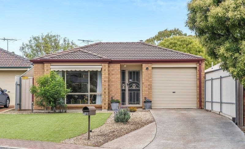 11 Chamberlain Drive, Christie Downs - Image 1