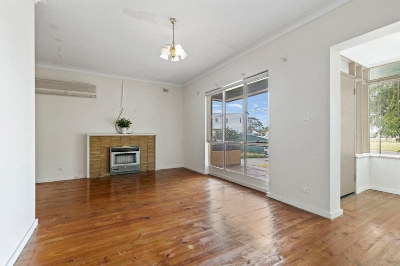 55 Fawnbrake Crescent, West Beach - Thumbnail 3