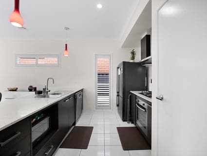 6 Firecrest Road, Manor Lakes - Thumbnail 8