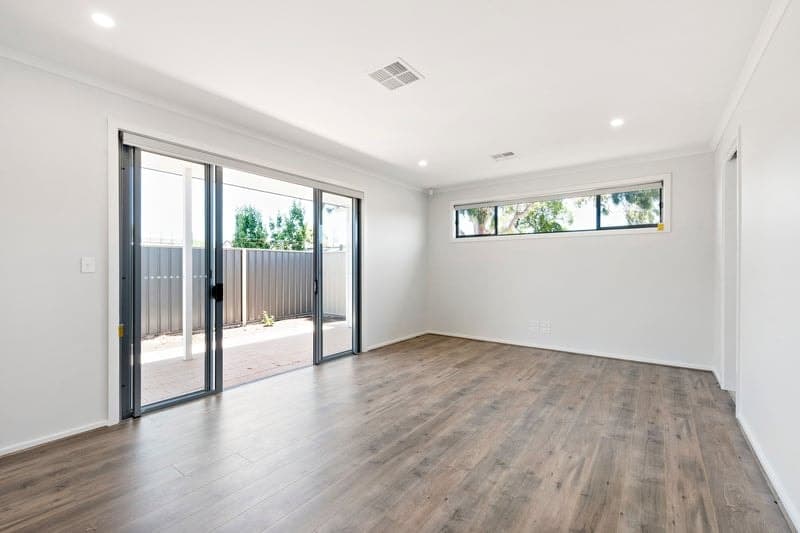 12C Mulcra Avenue, Park Holme - Thumbnail 3