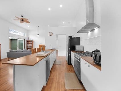 17 Mayesbrook Road, Manor Lakes - Thumbnail 3