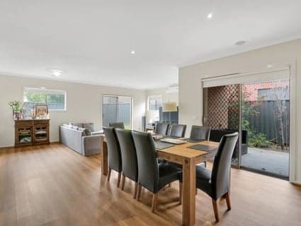 28 Miniata Way, Manor Lakes - Thumbnail 5