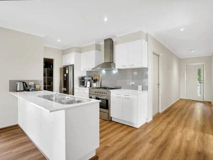 28 Miniata Way, Manor Lakes - Thumbnail 6