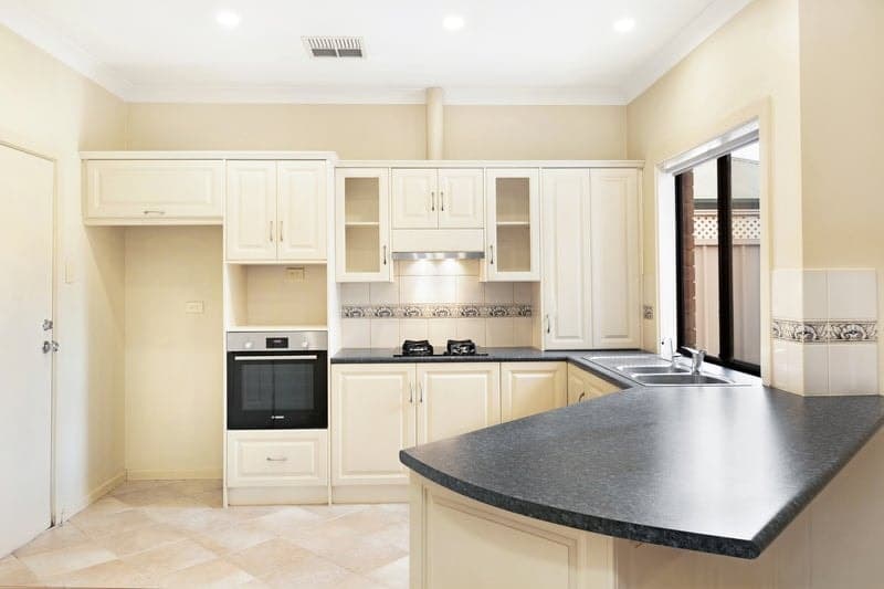 10 Crews Crescent, Plympton - Thumbnail 3