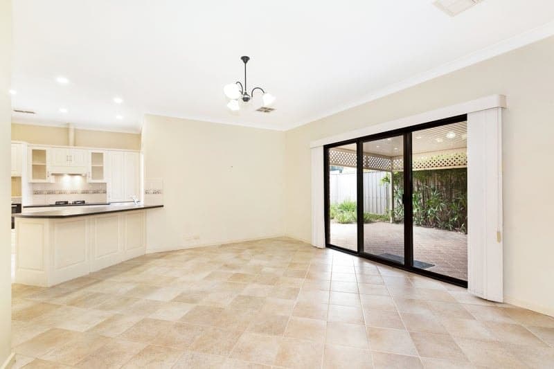 10 Crews Crescent, Plympton - Thumbnail 5