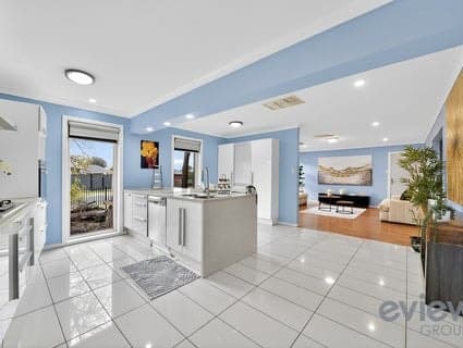 21 Burgundy Drive, Wyndham Vale - Thumbnail 3