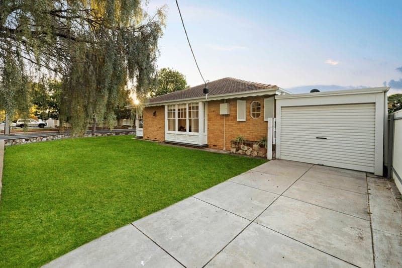 1/18 Dunbar Terrace, Glenelg East - Thumbnail 2