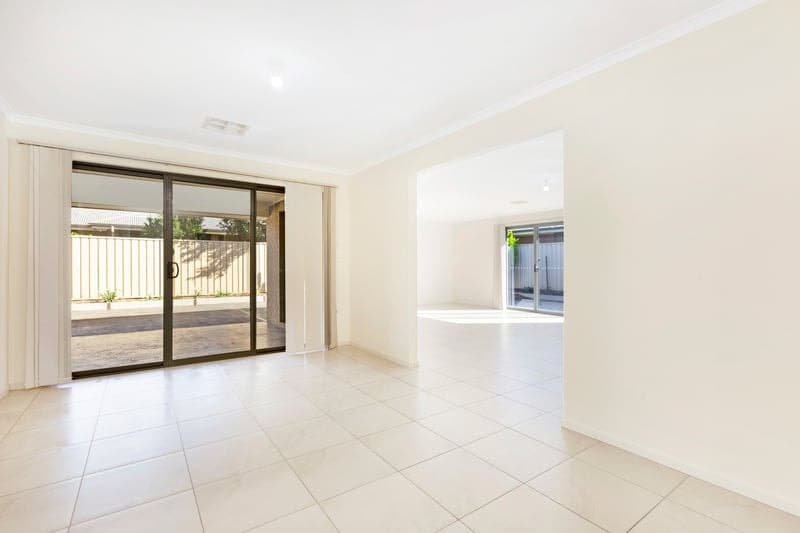 8 Burton Bank, Aldinga Beach - Thumbnail 6