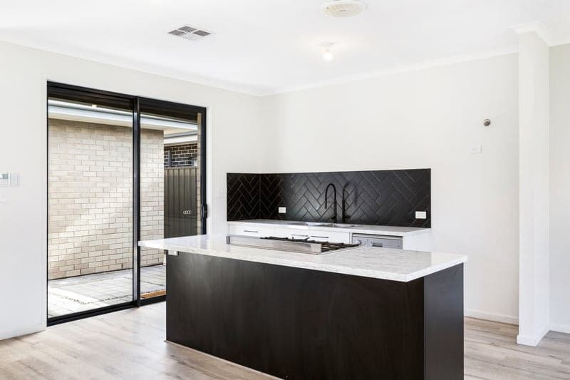 11 Paqualin Street, Hendon - Thumbnail 2