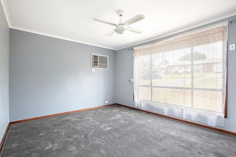 46 Holly Rise, Hackham West - Thumbnail 2