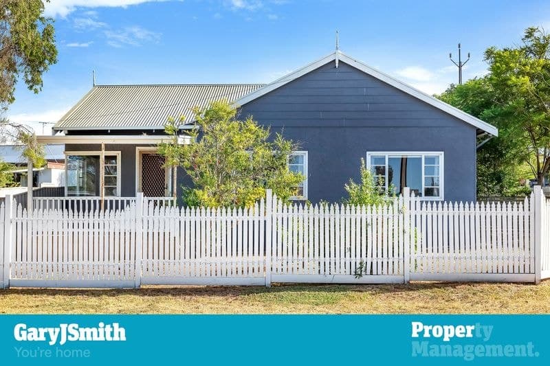 27 Deemster Avenue, Christies Beach - Image 1
