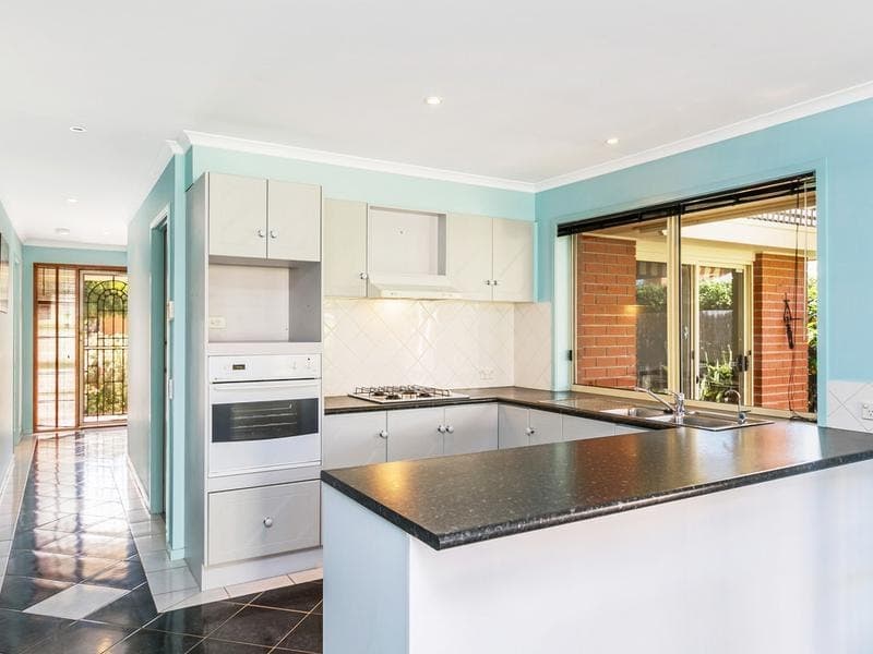 16 Phelps Court, Fulham - Thumbnail 5