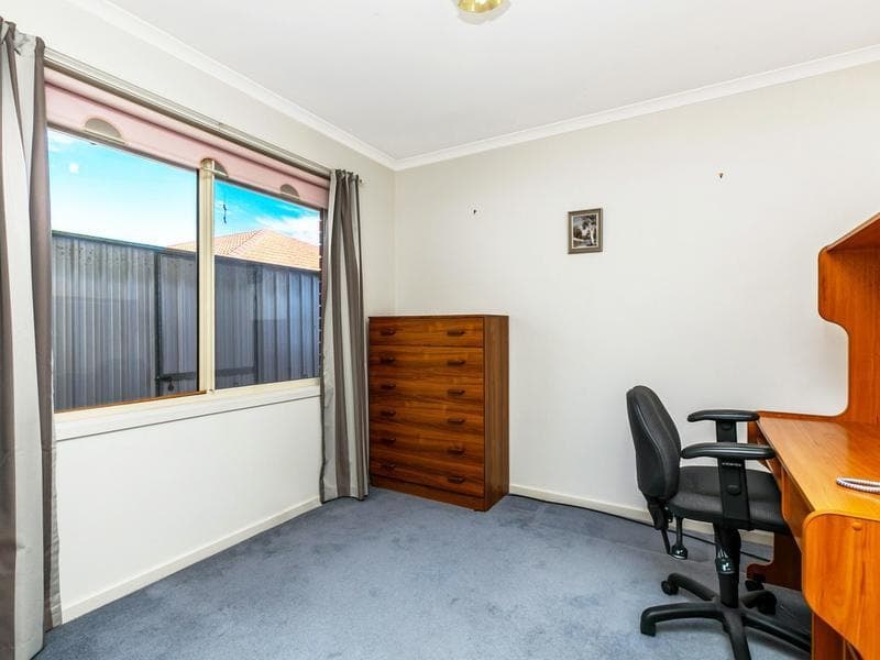 16 Phelps Court, Fulham - Thumbnail 7