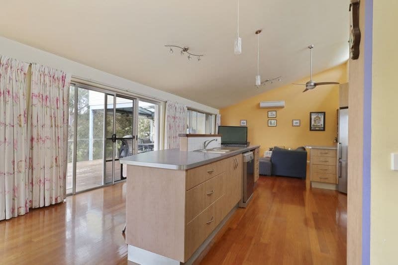 2 MacKillop Court Tura Beach NSW, Tura Beach - Thumbnail 4