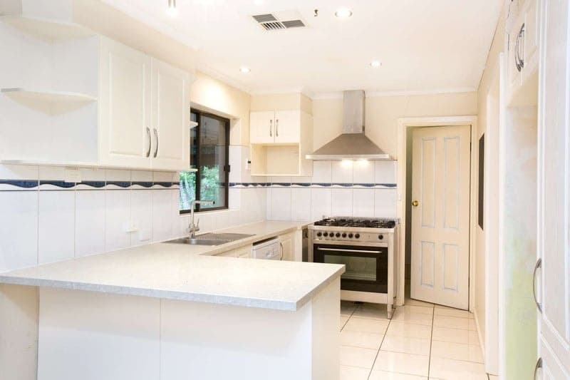 15 Roundaway Crescent, O'Halloran Hill - Thumbnail 3