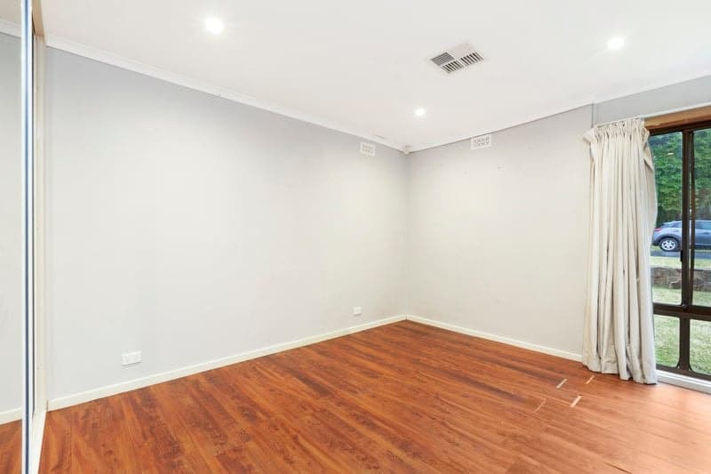 15 Roundaway Crescent, O'Halloran Hill - Thumbnail 7