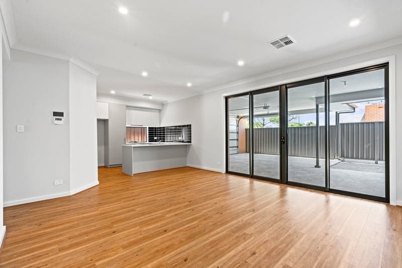 2 Greenglade Drive, Mitchell Park - Thumbnail 3