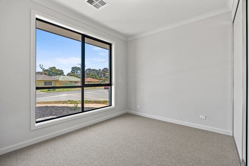 2 Greenglade Drive, Mitchell Park - Thumbnail 7